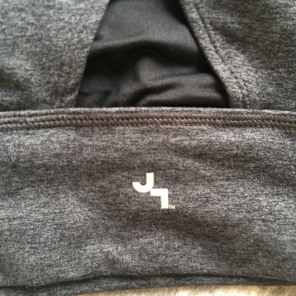 workout top/ sports bra - Picture 9 of 9